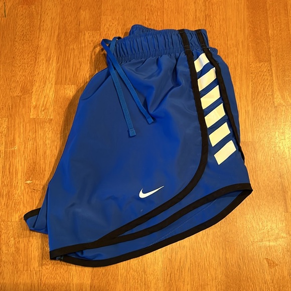 Nike Shorts - Picture 4 of 5